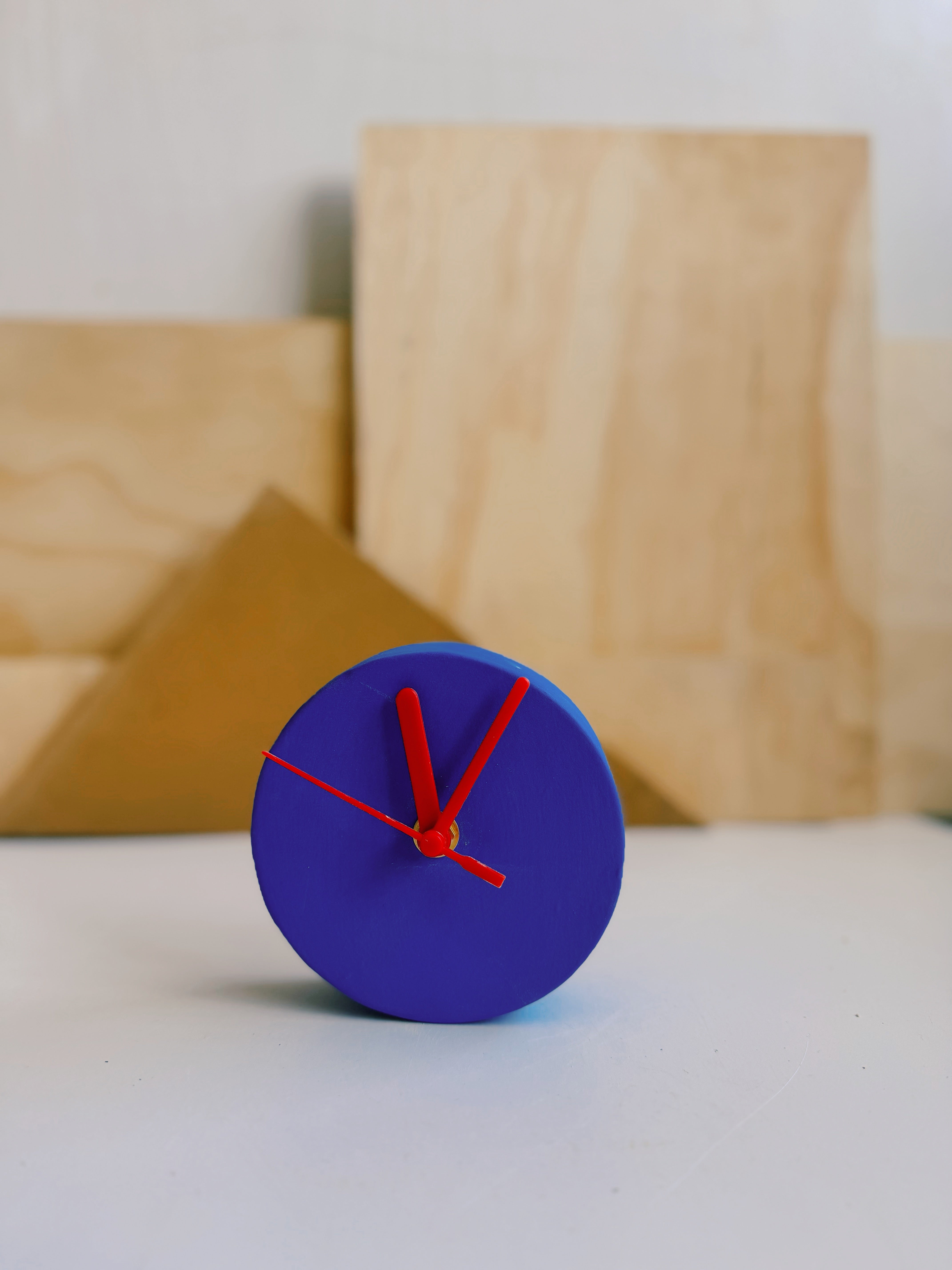 cobalt clock + red hands